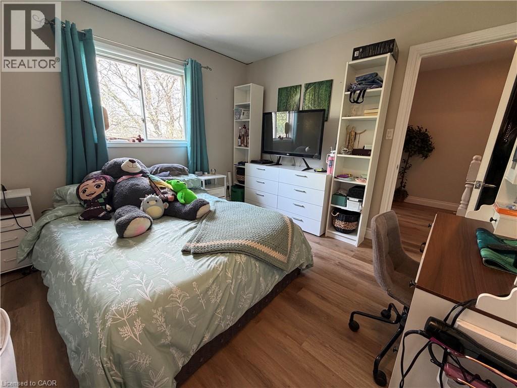 222 Scott Road, Cambridge, ON - Indoor Photo Showing Bedroom