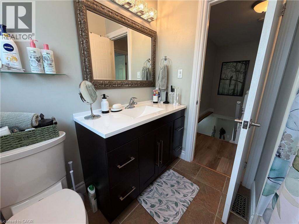 222 Scott Road, Cambridge, ON - Indoor Photo Showing Bathroom