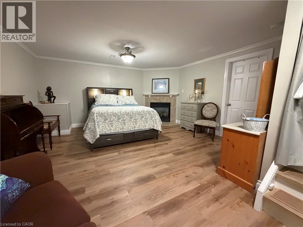 222 Scott Road, Cambridge, ON - Indoor Photo Showing Bedroom