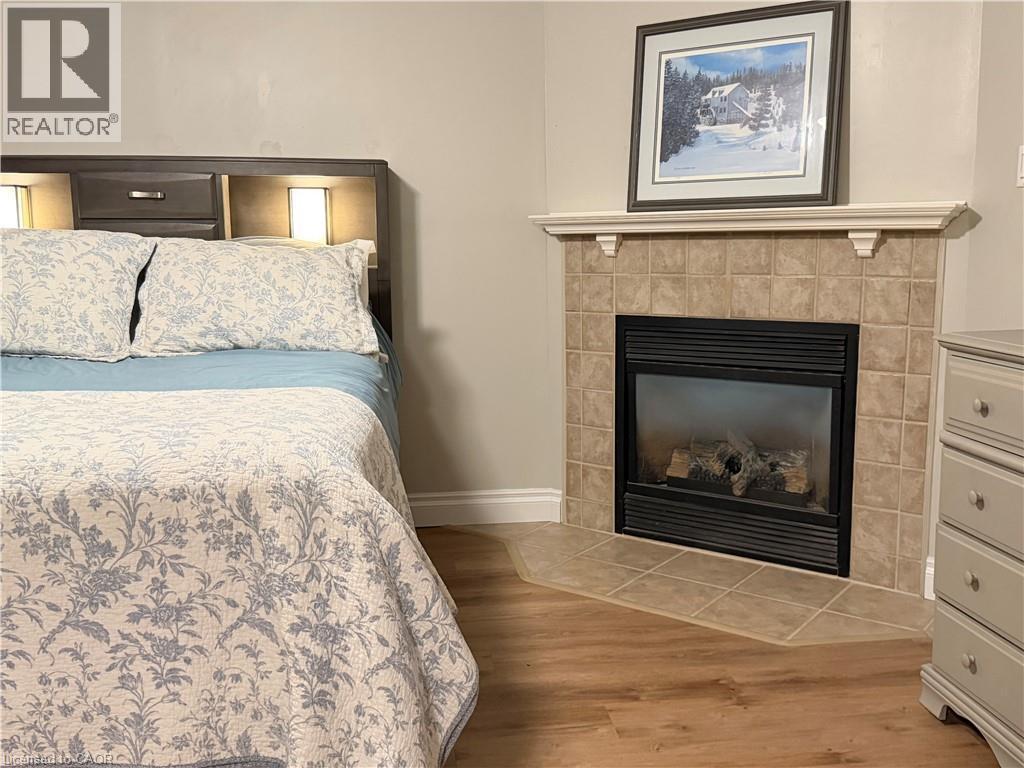 222 Scott Road, Cambridge, ON - Indoor With Fireplace