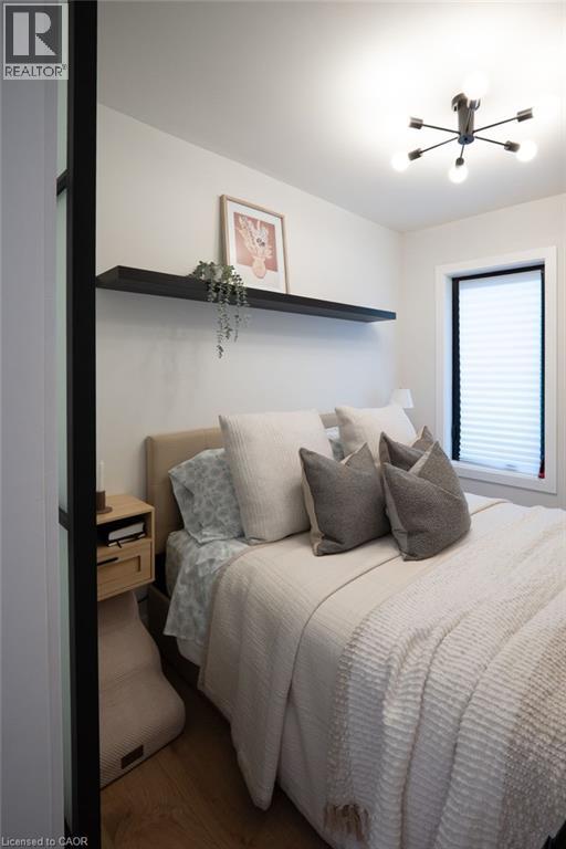 236 Macaulay Street E, Hamilton, ON - Indoor Photo Showing Bedroom