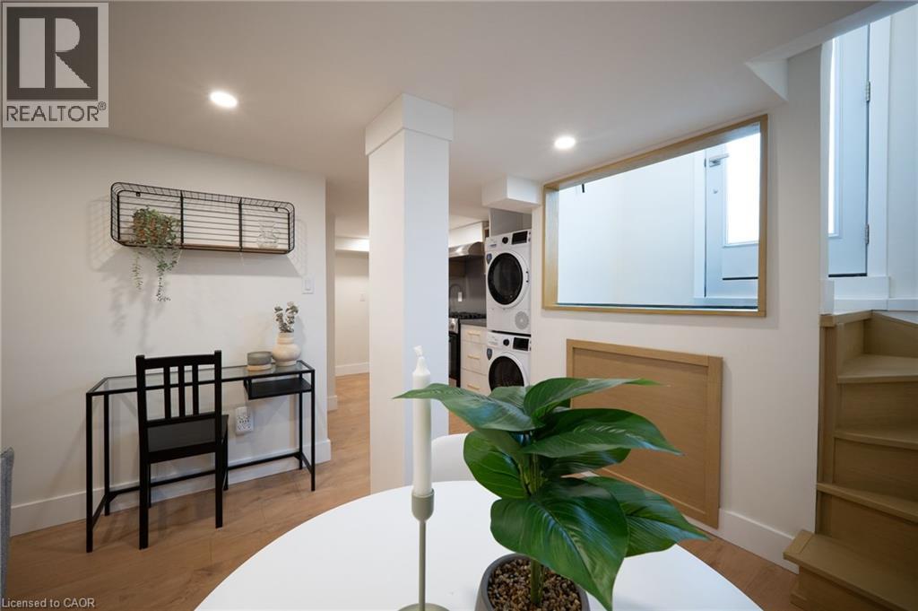 236 Macaulay Street E, Hamilton, ON - Indoor Photo Showing Other Room
