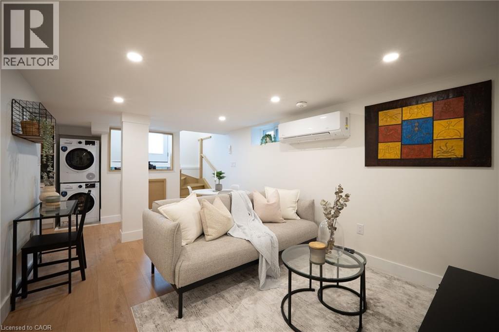 236 Macaulay Street E, Hamilton, ON - Indoor