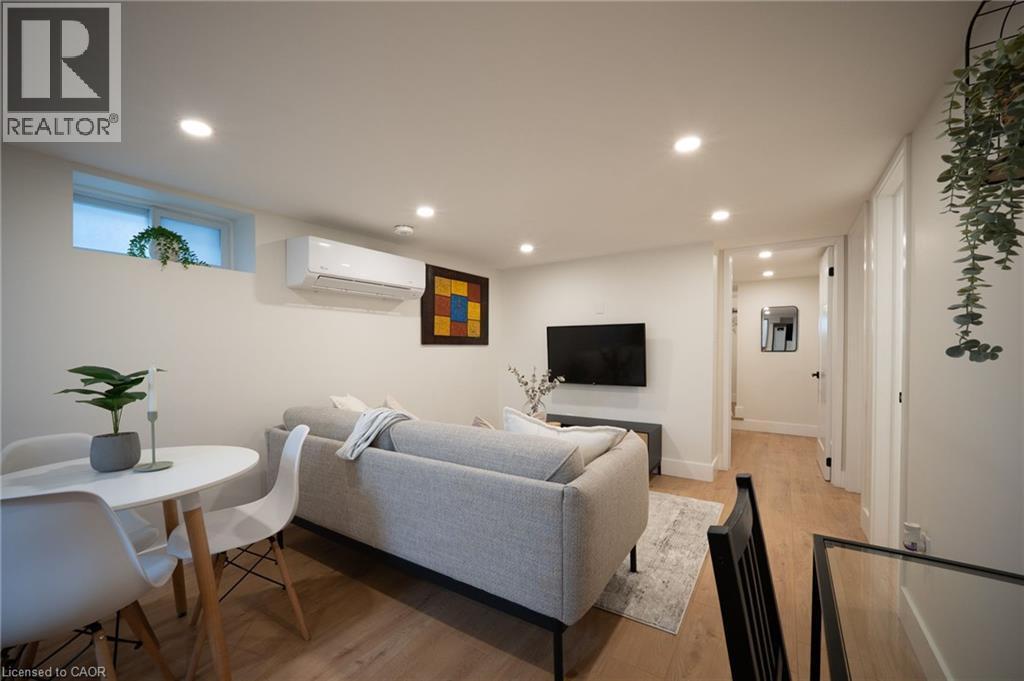 236 Macaulay Street E, Hamilton, ON - Indoor Photo Showing Other Room