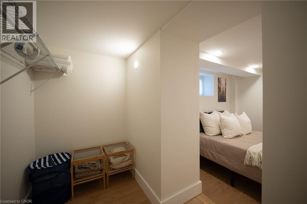 236 Macaulay Street E, Hamilton, ON - Indoor