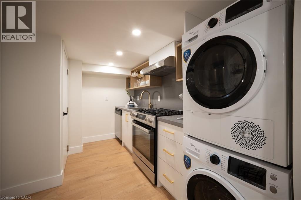 236 Macaulay Street E, Hamilton, ON - Indoor Photo Showing Laundry Room