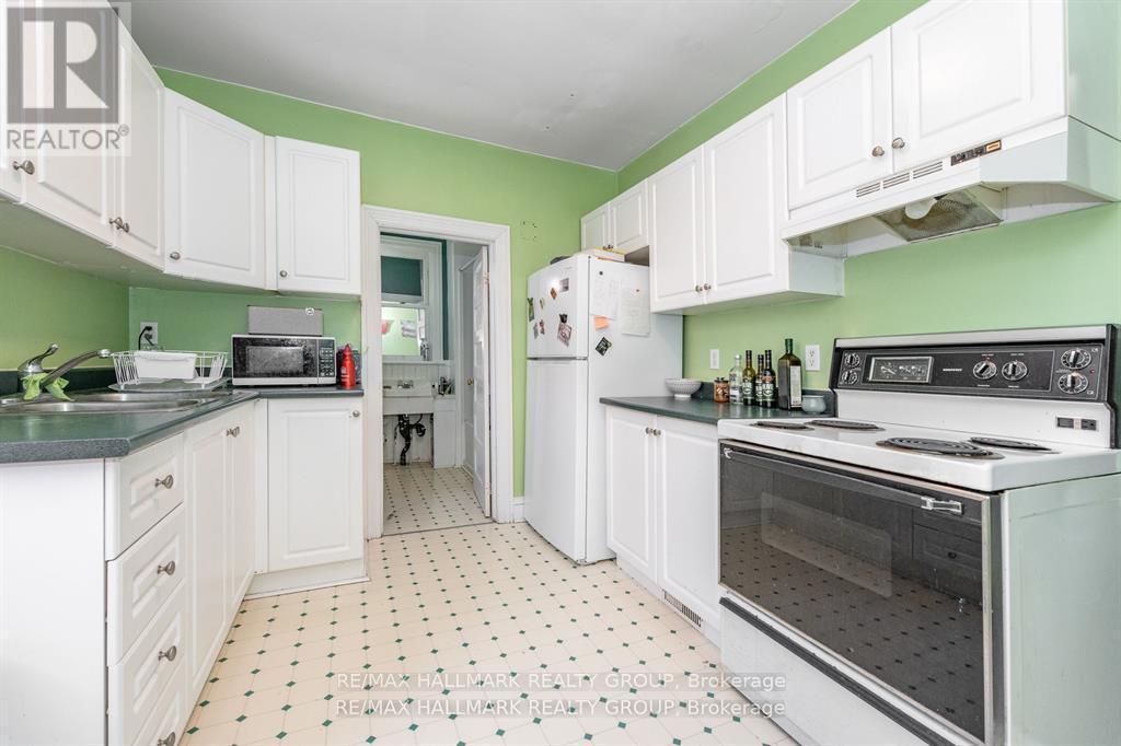 Apt 2 Kitchen - 121 Osgoode Street, Ottawa, ON - Indoor Photo Showing Kitchen