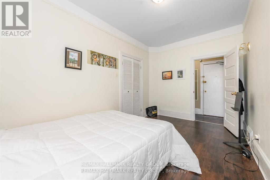 Apt 2 Bed 1. - 121 Osgoode Street, Ottawa, ON - Indoor Photo Showing Bedroom