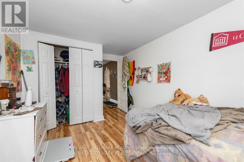 Apt 3 Bed 1 - 121 Osgoode Street, Ottawa, ON - Indoor Photo Showing Bedroom