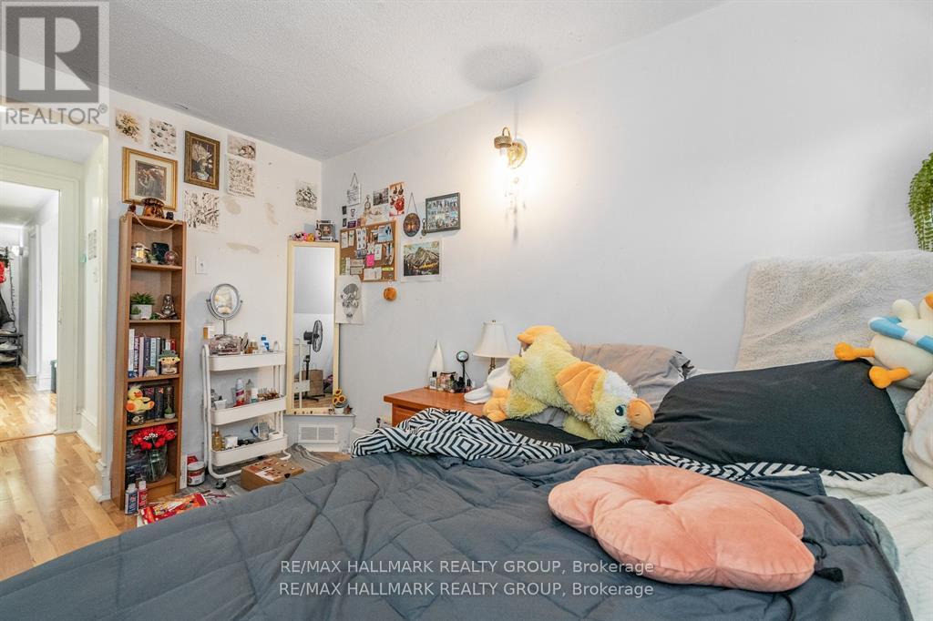 Apt 3 Bed 2 - 121 Osgoode Street, Ottawa, ON - Indoor