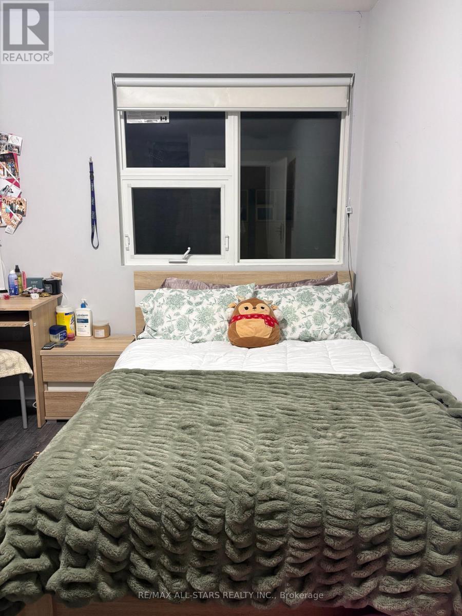 219 - 338 Albert Street, Waterloo, ON - Indoor Photo Showing Bedroom