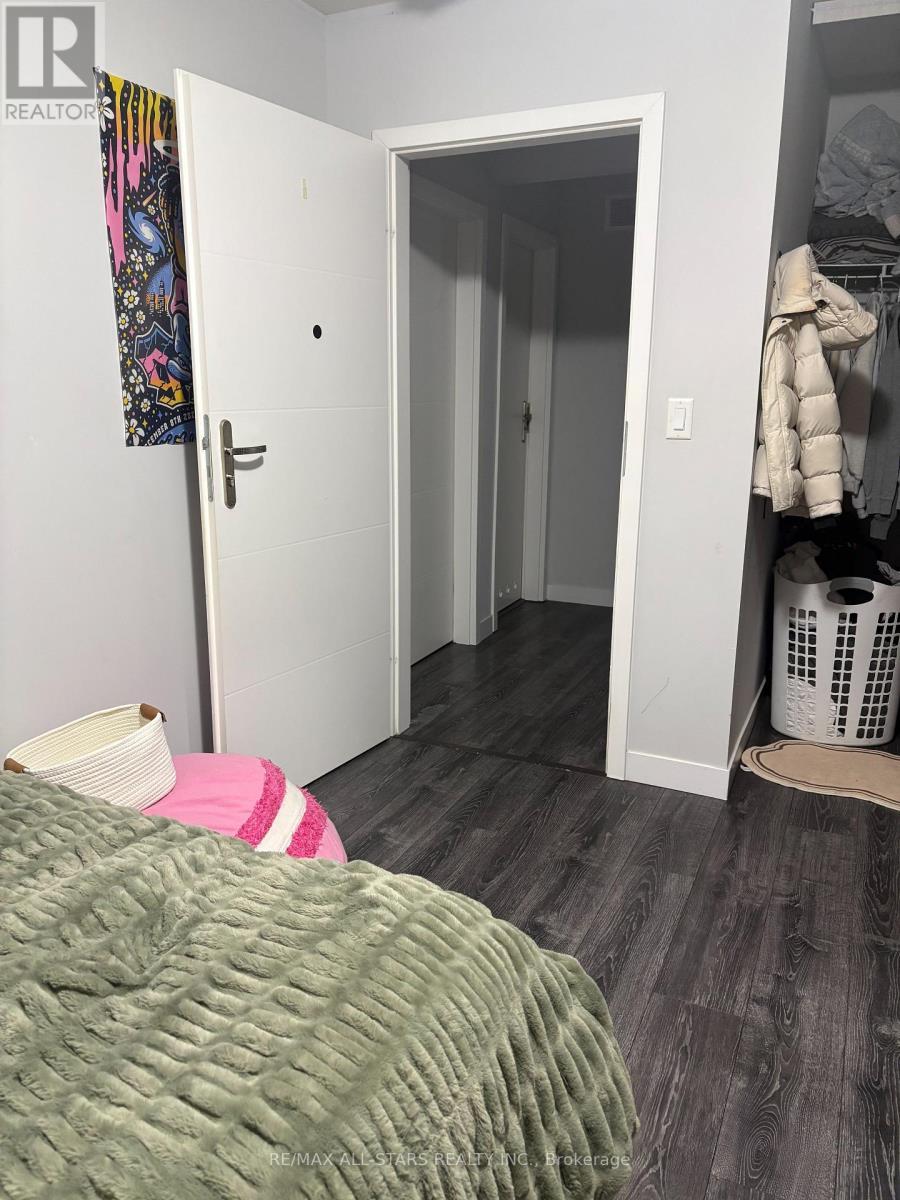219 - 338 Albert Street, Waterloo, ON - Indoor Photo Showing Bedroom