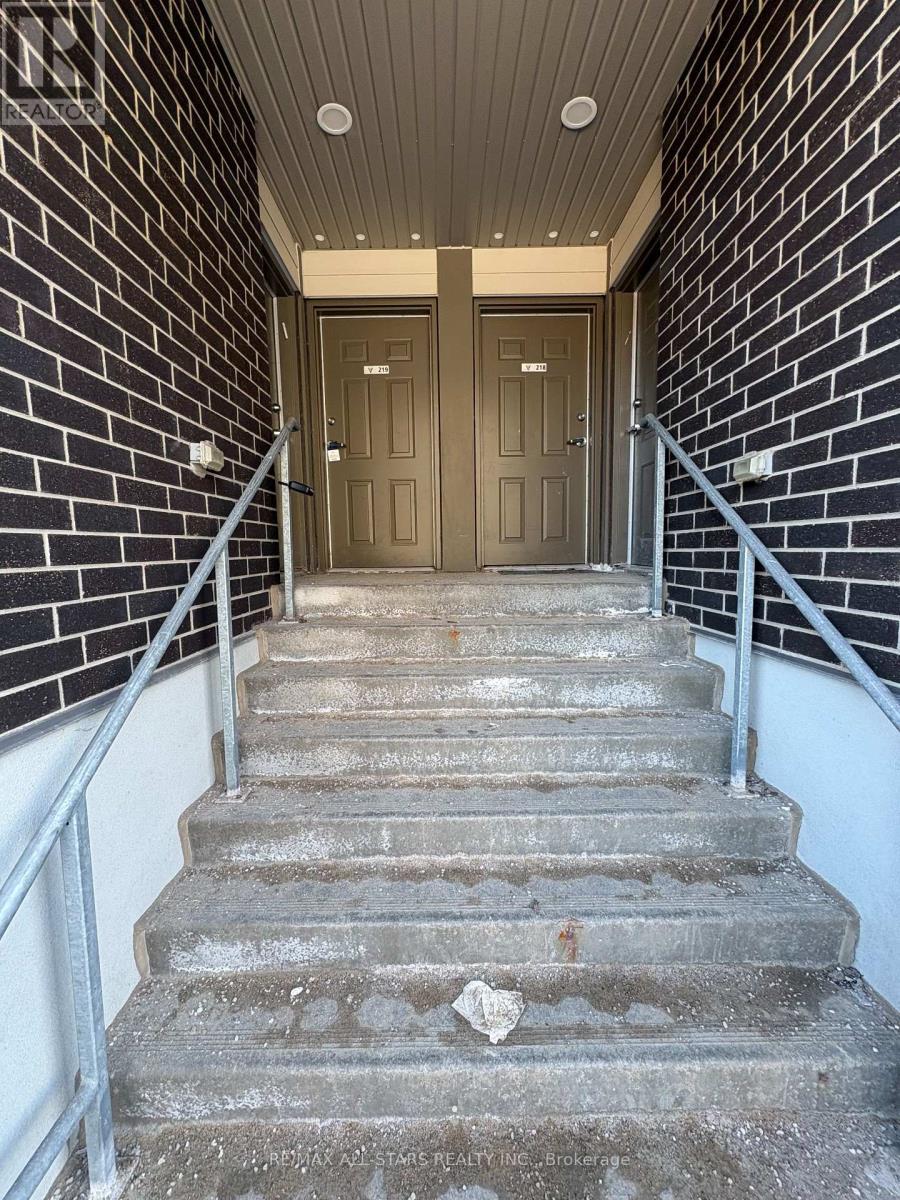 219 - 338 Albert Street, Waterloo, ON - Outdoor