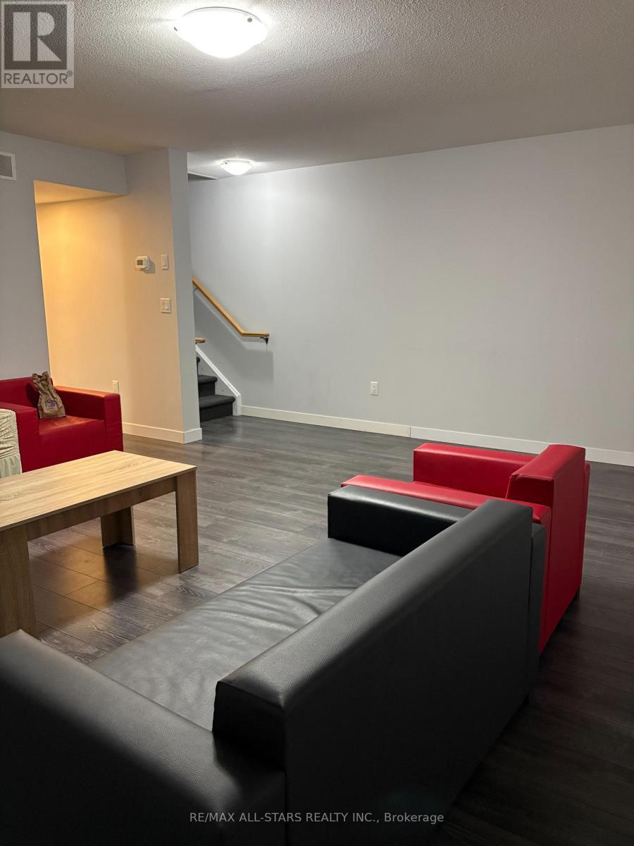 219 - 338 Albert Street, Waterloo, ON - Indoor Photo Showing Other Room