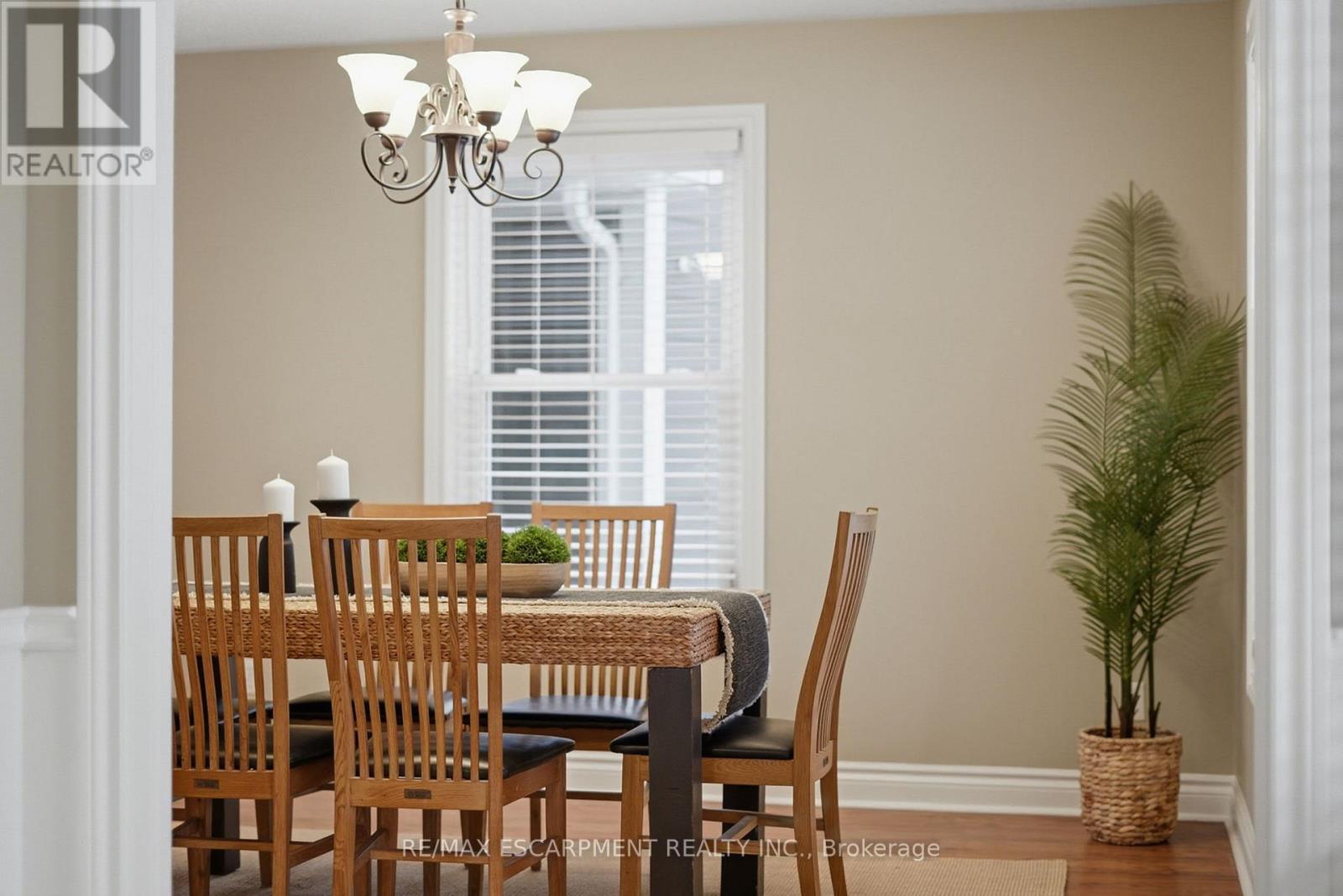 192 Concession 14, Hamilton, ON - Indoor Photo Showing Dining Room