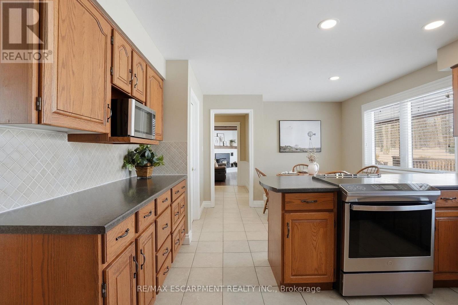 192 Concession 14, Hamilton, ON - Indoor Photo Showing Kitchen