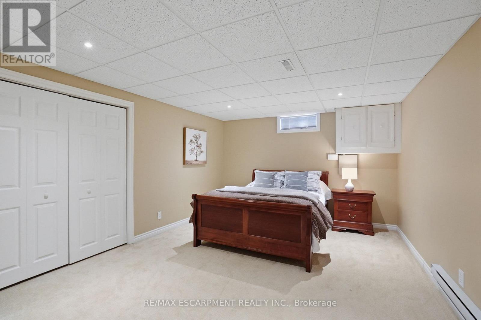 192 Concession 14, Hamilton, ON - Indoor Photo Showing Bedroom
