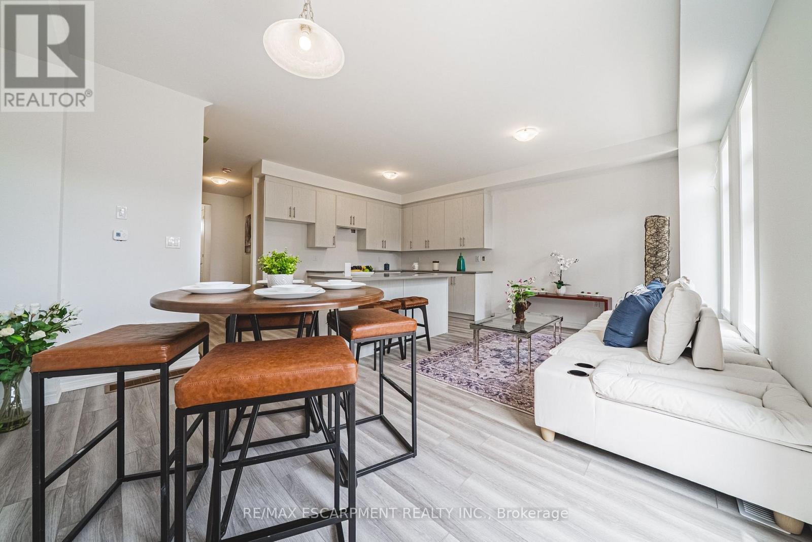 11 Davinci Boulevard, Hamilton, ON - Indoor