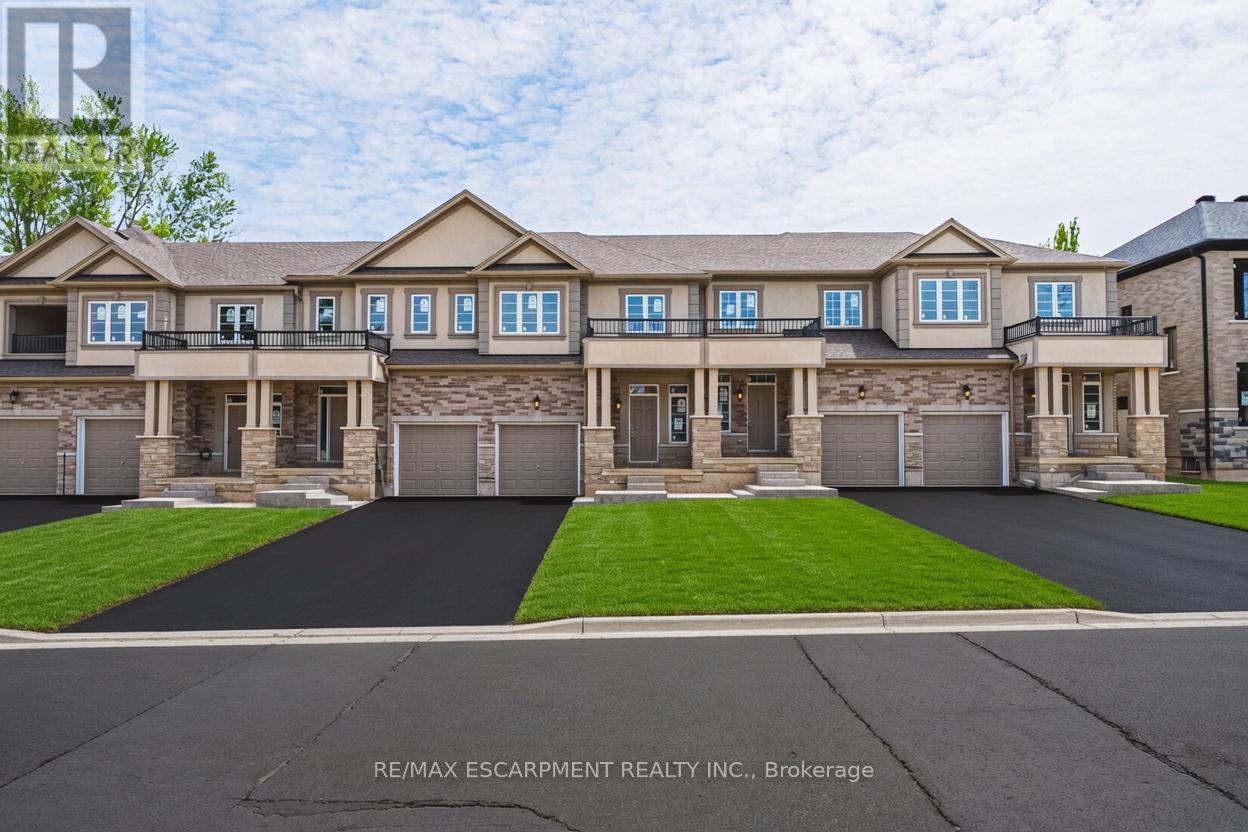 11 Davinci Boulevard, Hamilton, ON - Outdoor With Facade