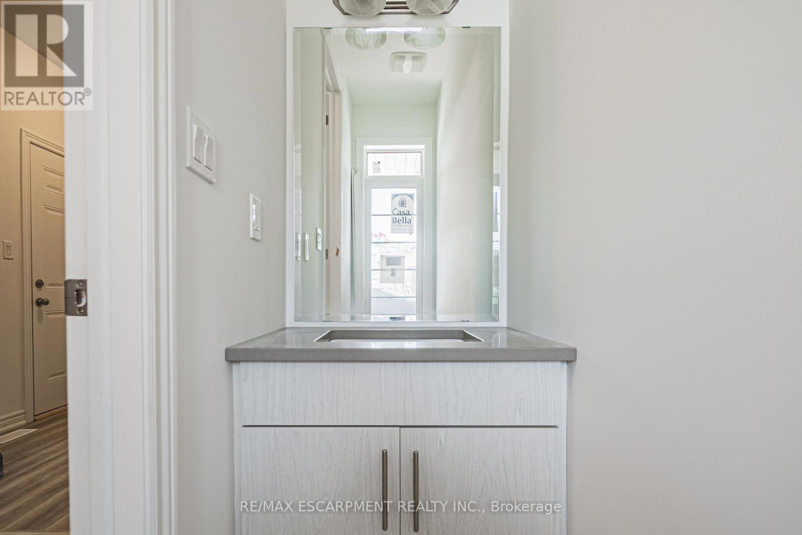 11 Davinci Boulevard, Hamilton, ON - Indoor Photo Showing Bathroom