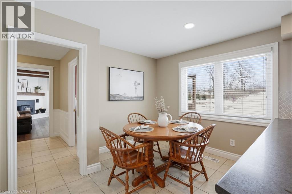 192 Concession 14, Puslinch, ON - Indoor Photo Showing Dining Room