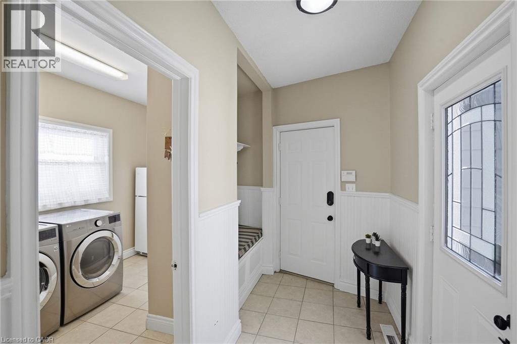 192 Concession 14, Puslinch, ON - Indoor Photo Showing Laundry Room