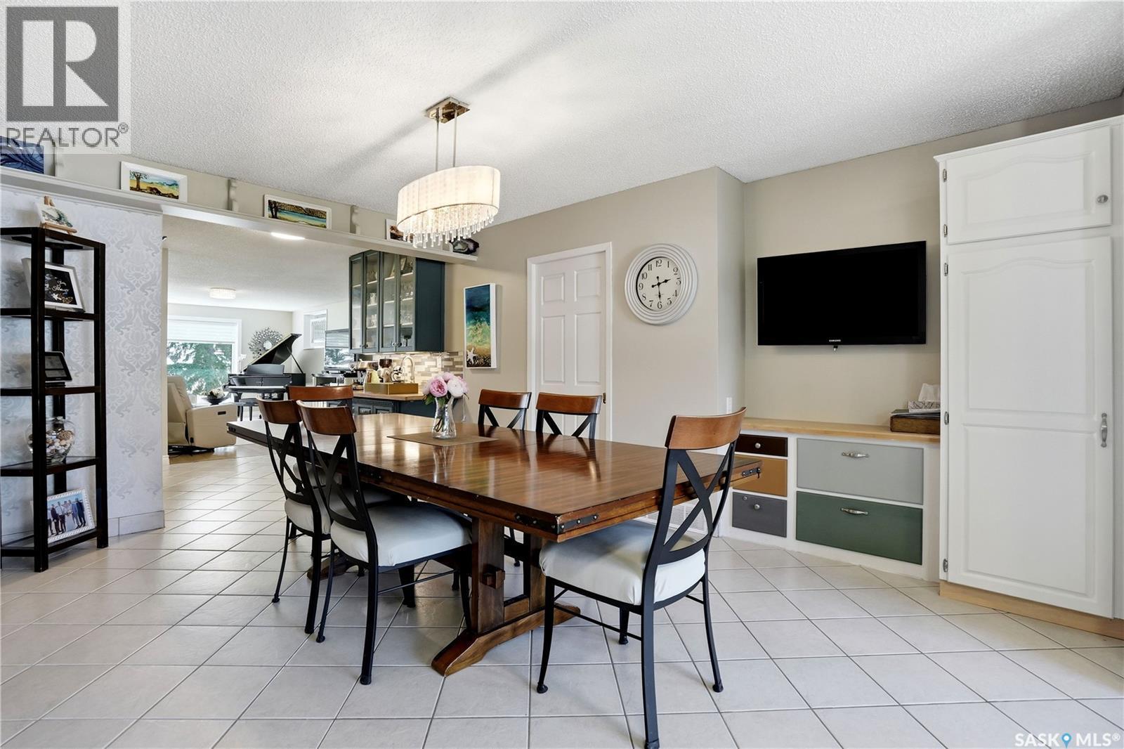303 Currie Crescent, Strasbourg, SK - Indoor Photo Showing Dining Room