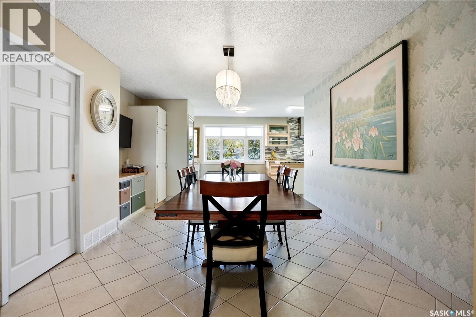303 Currie Crescent, Strasbourg, SK - Indoor Photo Showing Dining Room