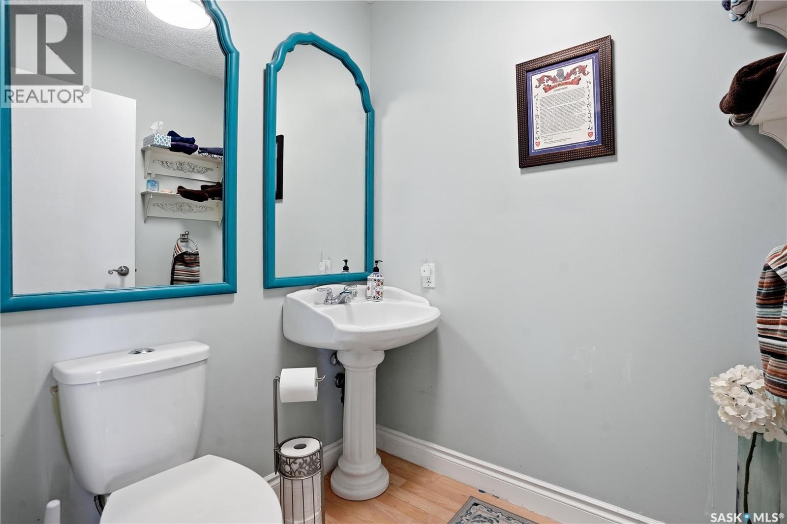 303 Currie Crescent, Strasbourg, SK - Indoor Photo Showing Bathroom