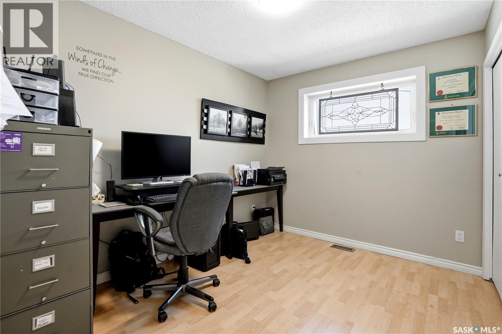 303 Currie Crescent, Strasbourg, SK - Indoor Photo Showing Office