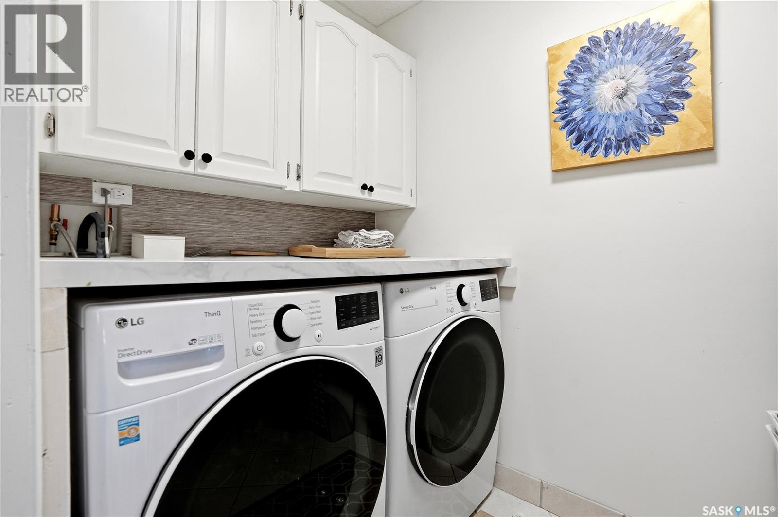 303 Currie Crescent, Strasbourg, SK - Indoor Photo Showing Laundry Room