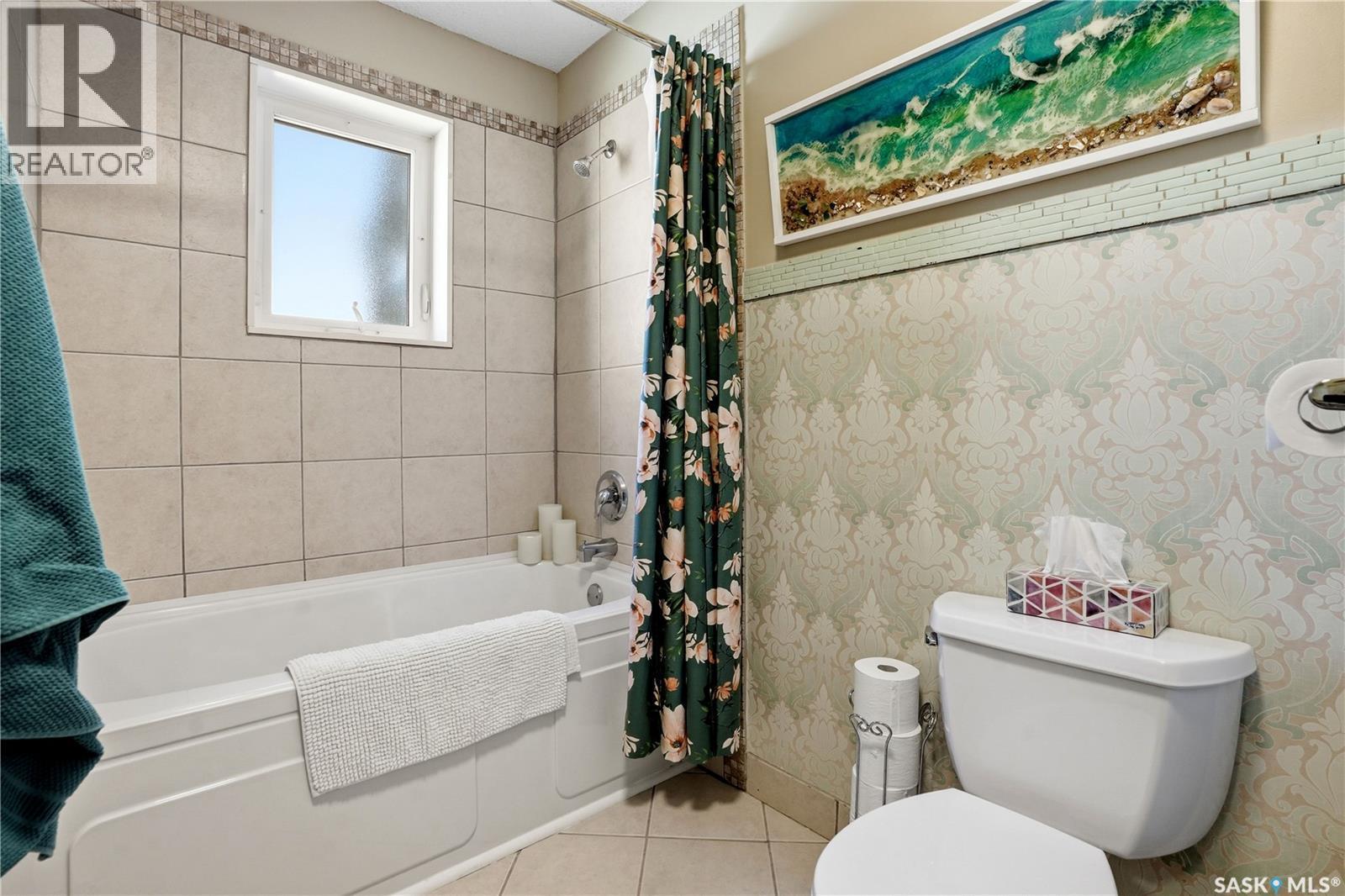 303 Currie Crescent, Strasbourg, SK - Indoor Photo Showing Bathroom