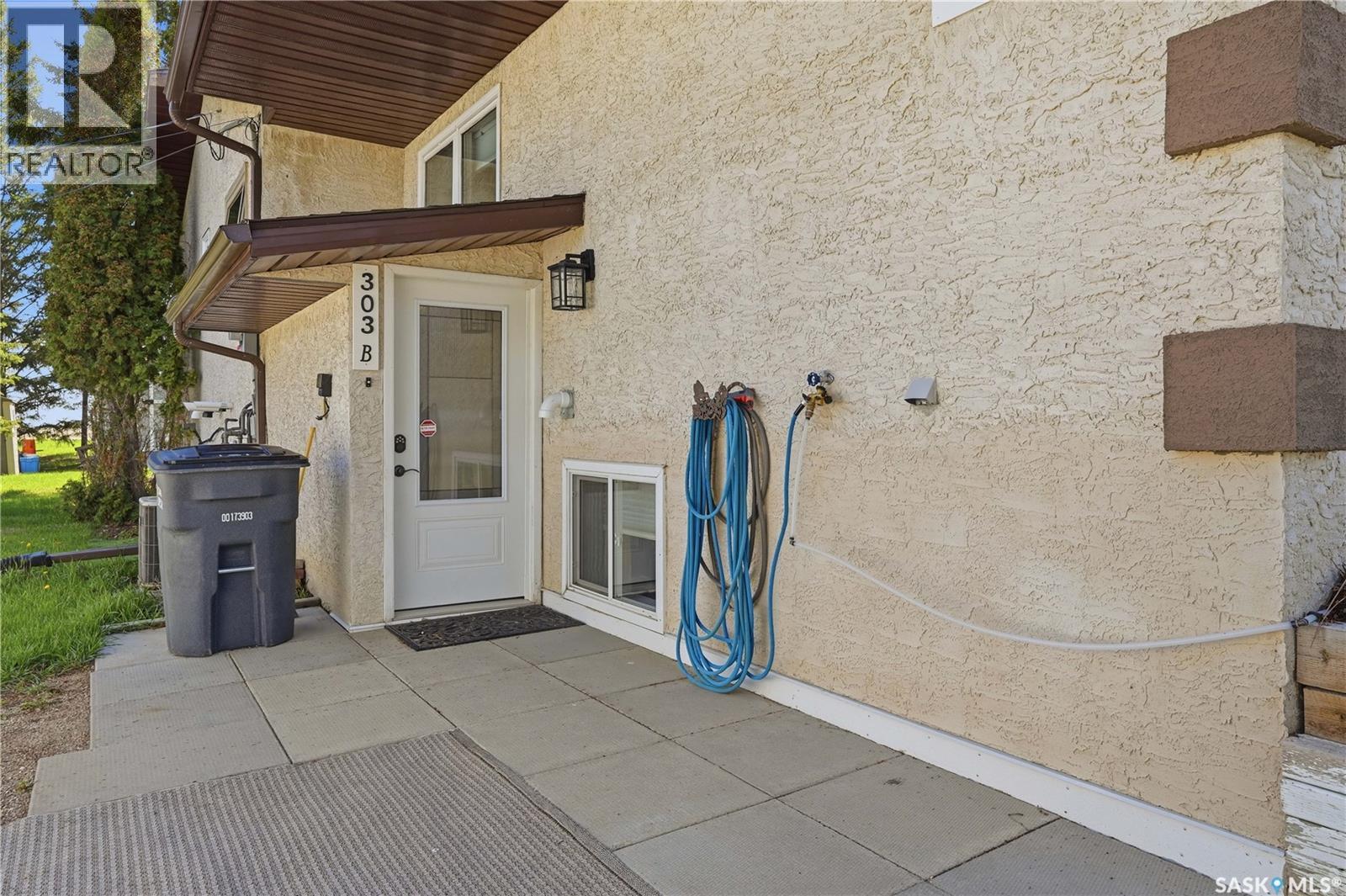 303 Currie Crescent, Strasbourg, SK - Outdoor With Exterior