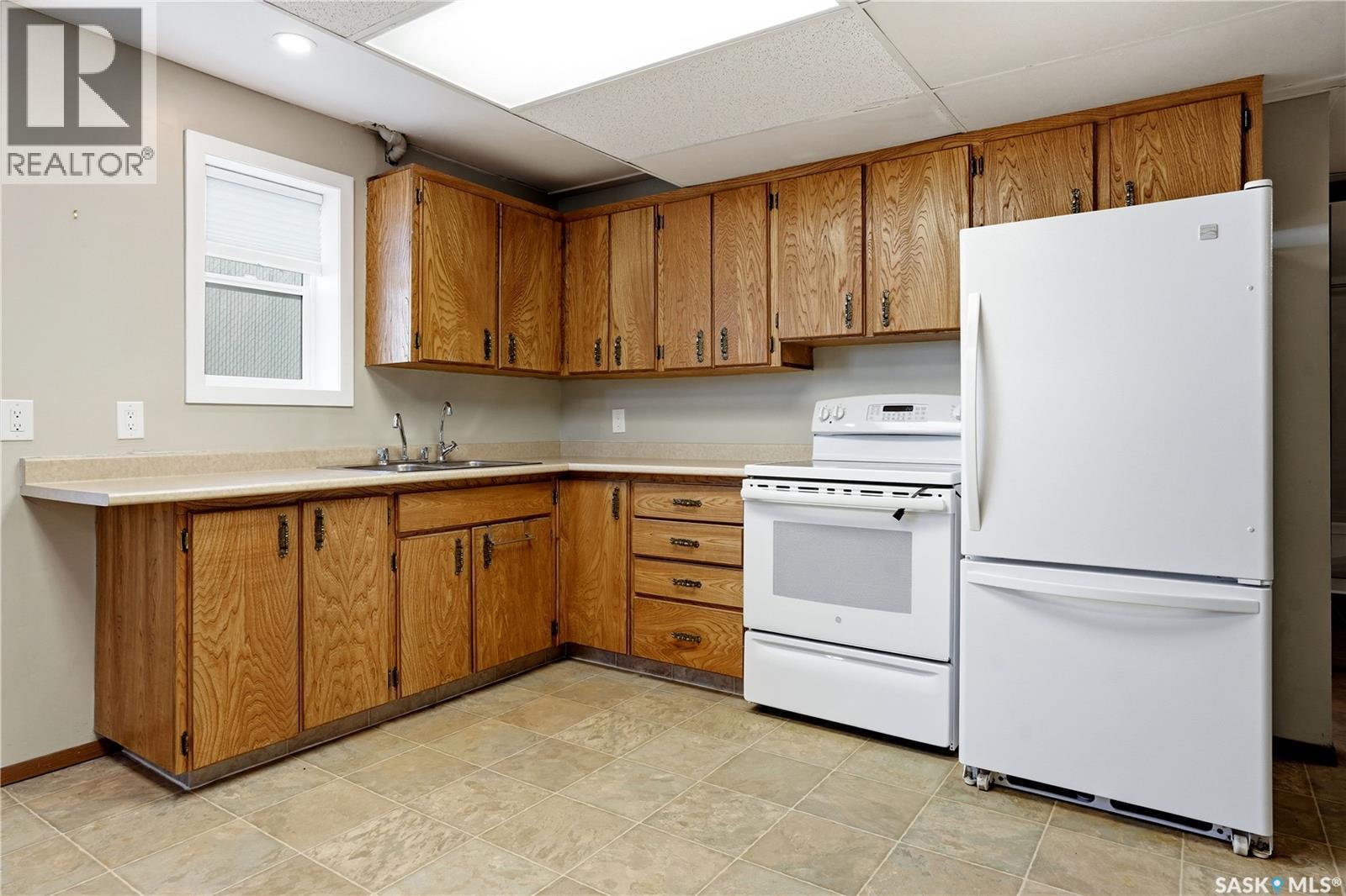 303 Currie Crescent, Strasbourg, SK - Indoor Photo Showing Kitchen