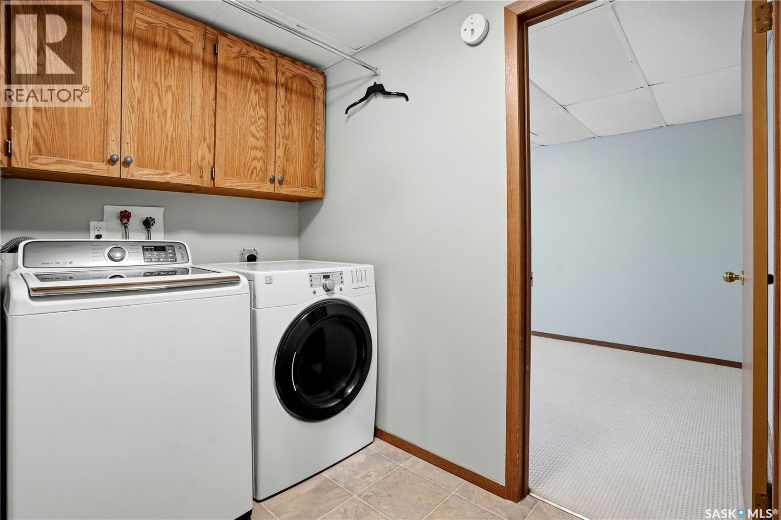 303 Currie Crescent, Strasbourg, SK - Indoor Photo Showing Laundry Room