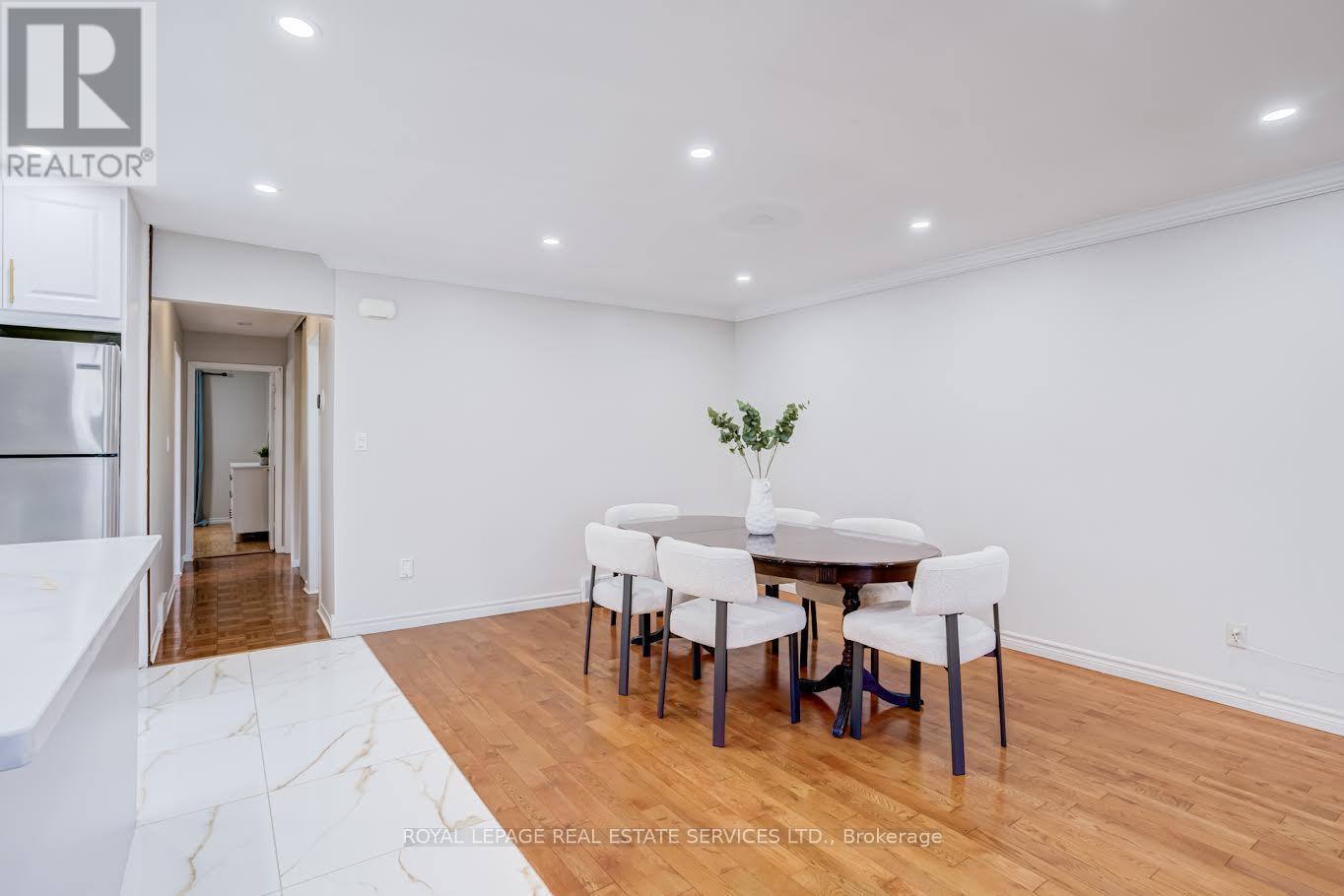 195 Cullum Court, Burlington, ON - Indoor Photo Showing Dining Room