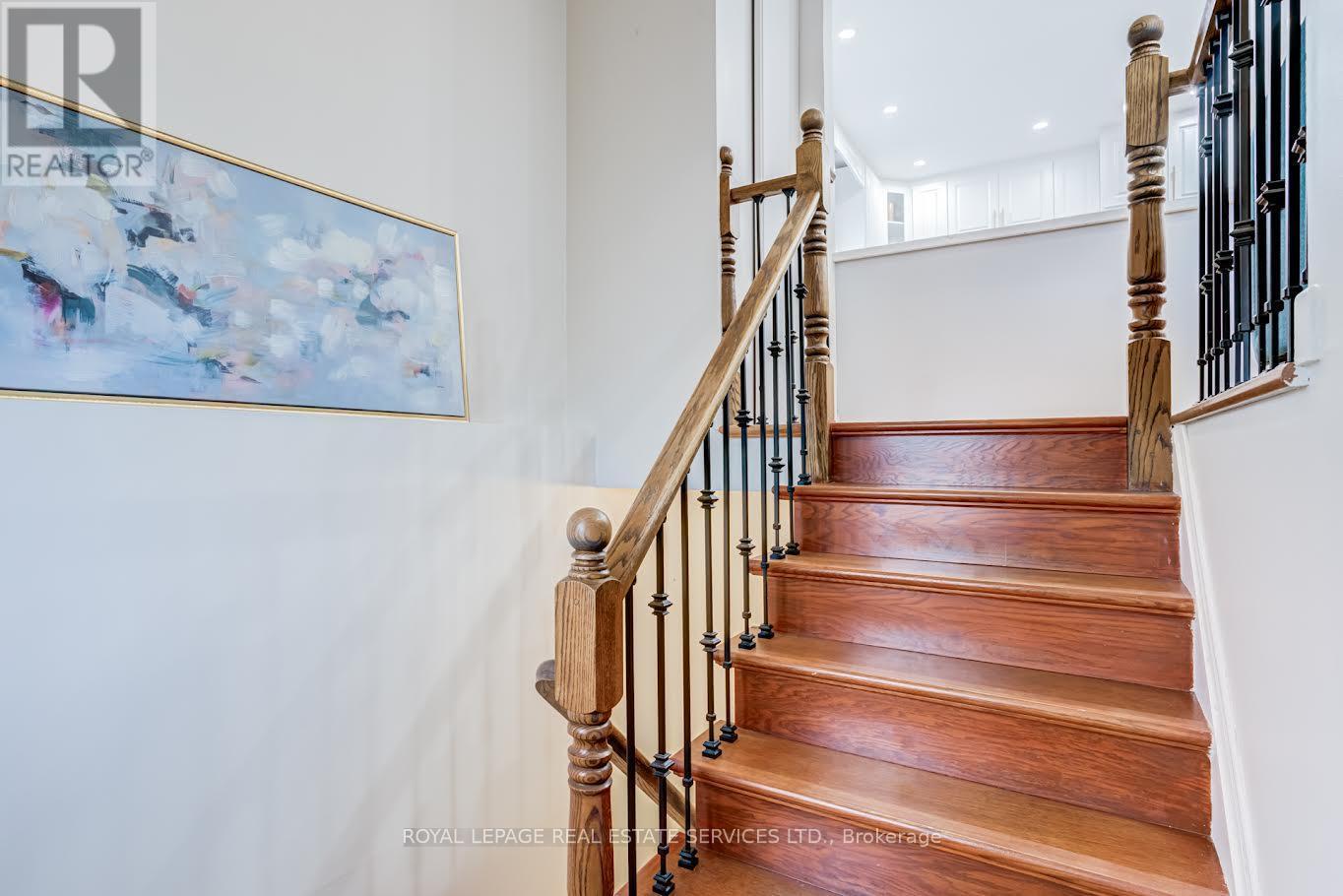195 Cullum Court, Burlington, ON - Indoor Photo Showing Other Room
