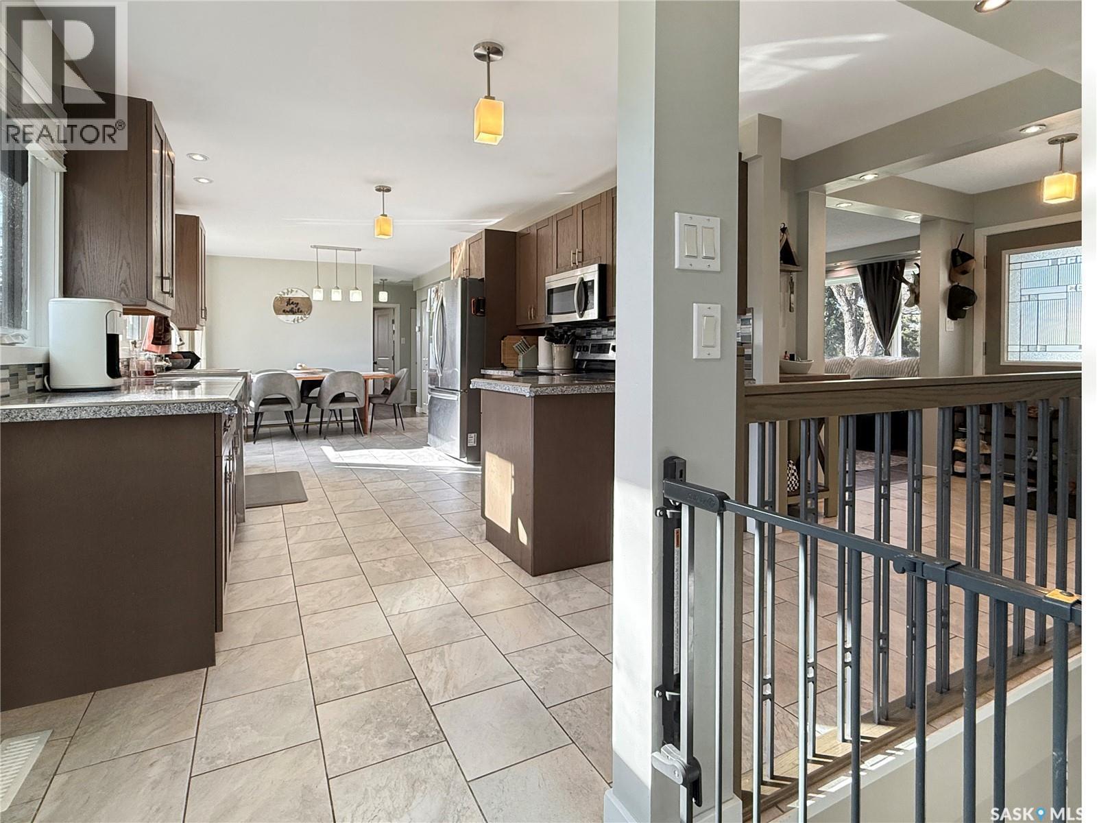 480 3Rd Avenue Se, Swift Current, SK - Indoor
