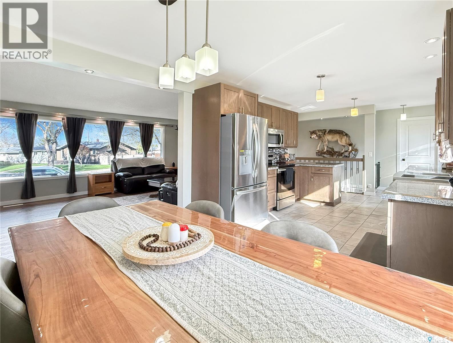 480 3Rd Avenue Se, Swift Current, SK - Indoor