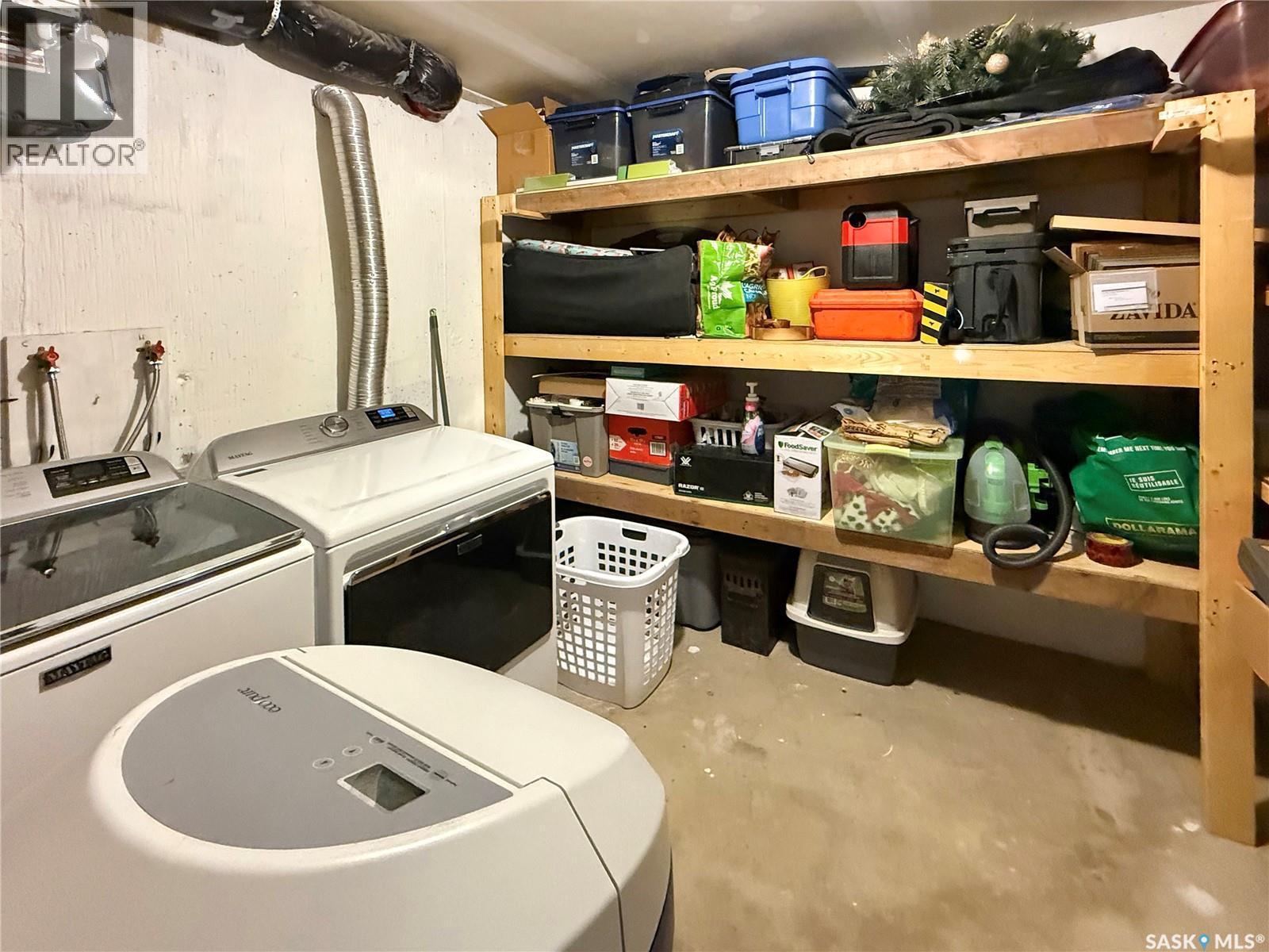 480 3Rd Avenue Se, Swift Current, SK - Indoor Photo Showing Laundry Room
