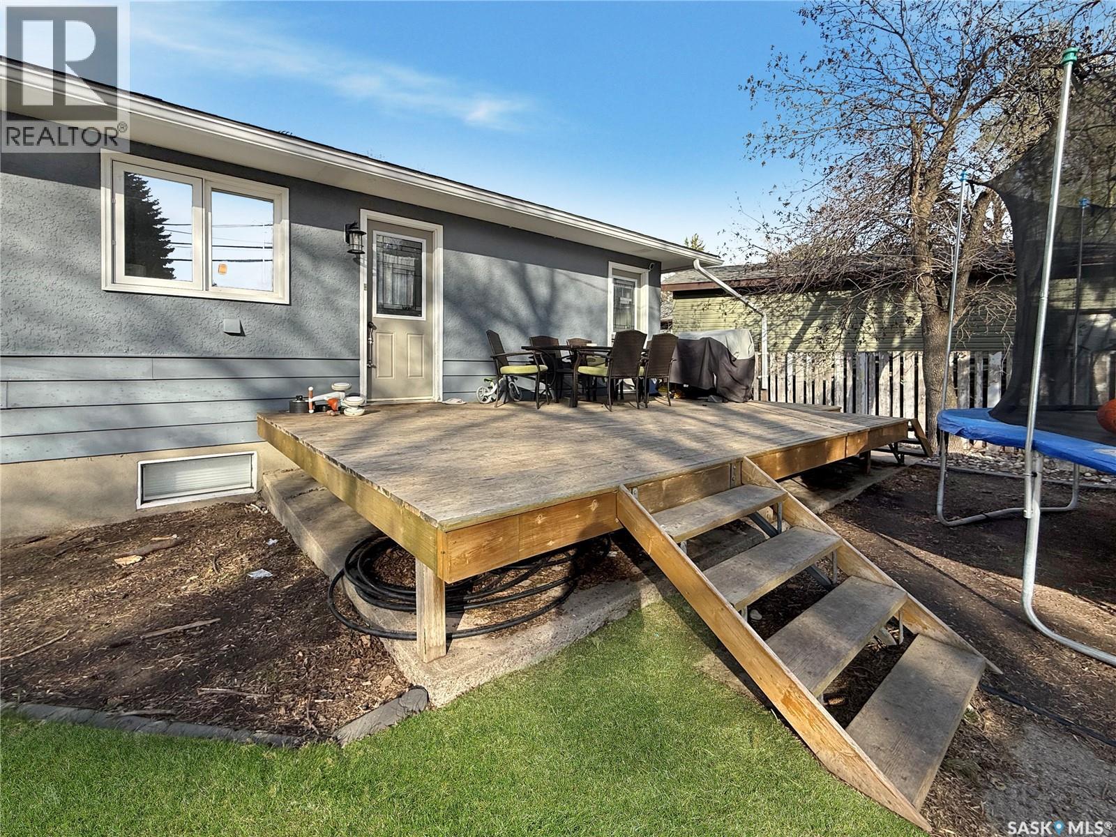 480 3Rd Avenue Se, Swift Current, SK - Outdoor