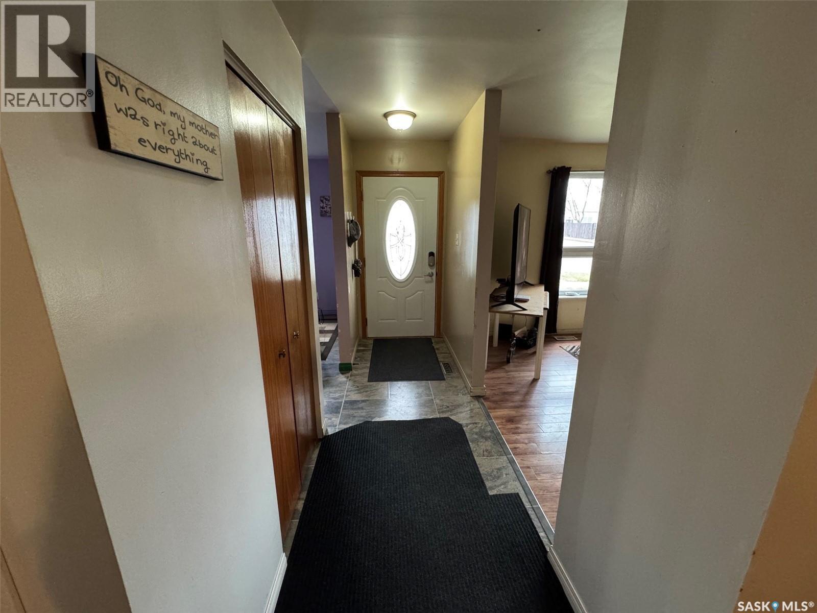 702 Second Street, Estevan, SK - Indoor Photo Showing Other Room