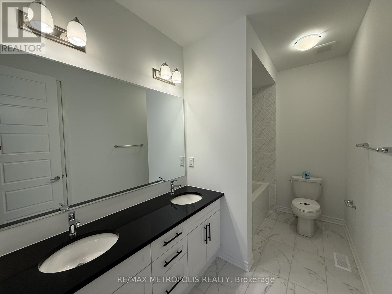 Main And 2Nd Floor - 3437 Deepglade Path, Pickering, ON - Indoor Photo Showing Bathroom
