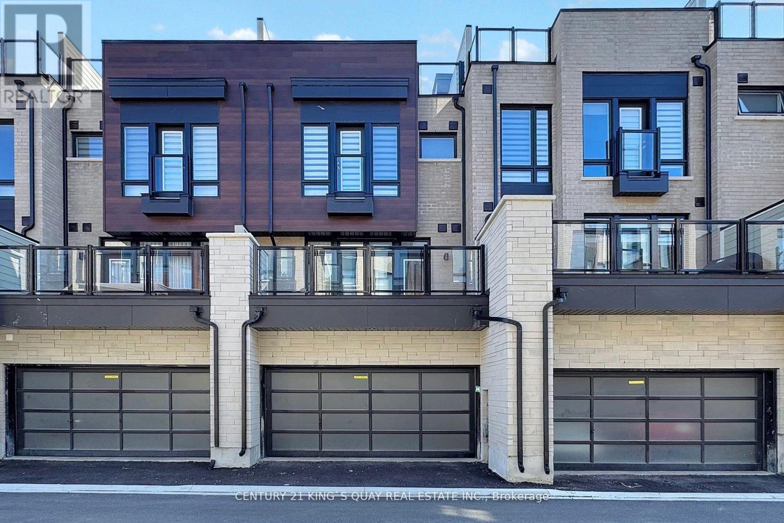 16 Credit Lane, Richmond Hill, ON - Outdoor With Facade