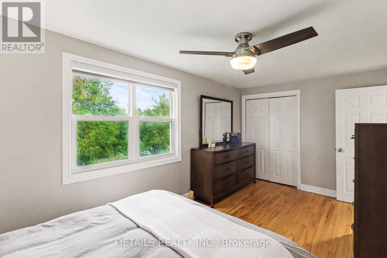805 Smyth Road, Ottawa, ON - Indoor Photo Showing Bedroom
