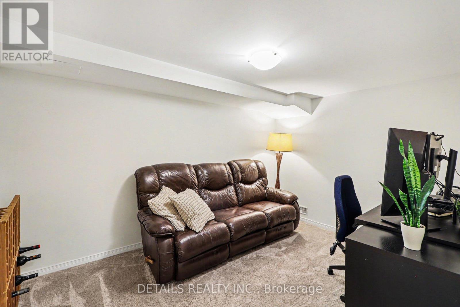 805 Smyth Road, Ottawa, ON - Indoor