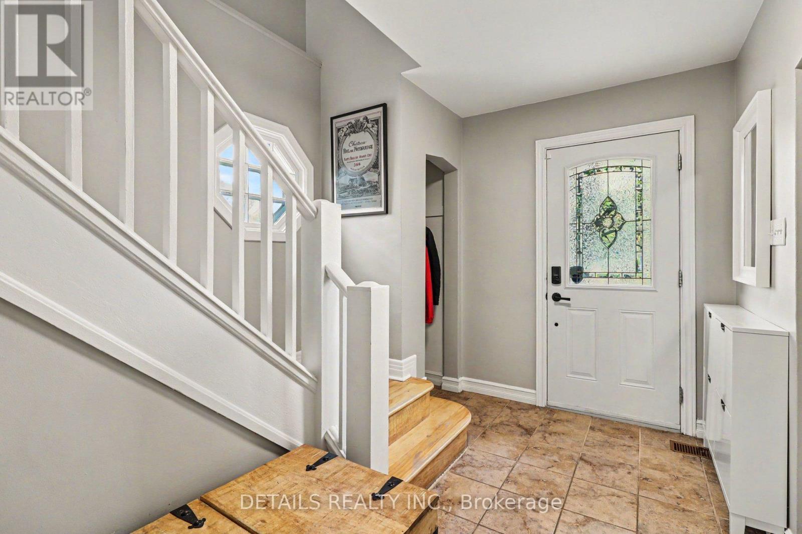805 Smyth Road, Ottawa, ON - Indoor Photo Showing Other Room