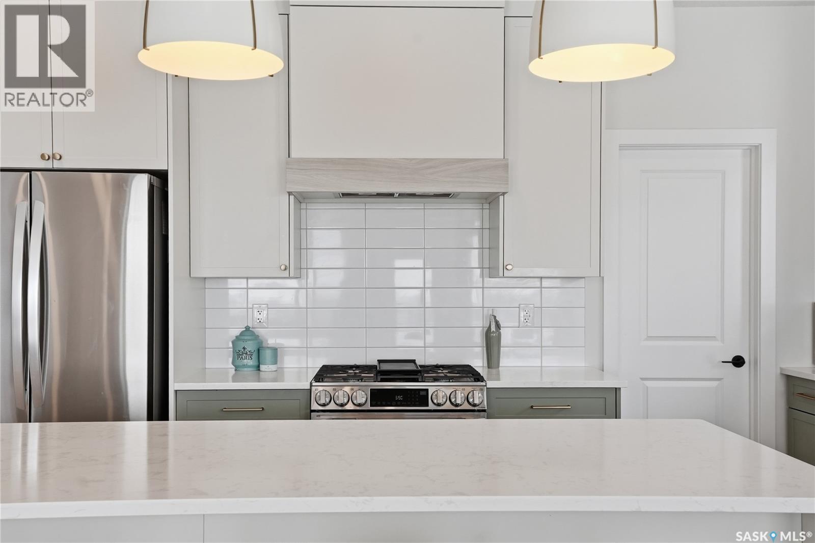 20 515 Delainey Road, Saskatoon, SK - Indoor Photo Showing Kitchen