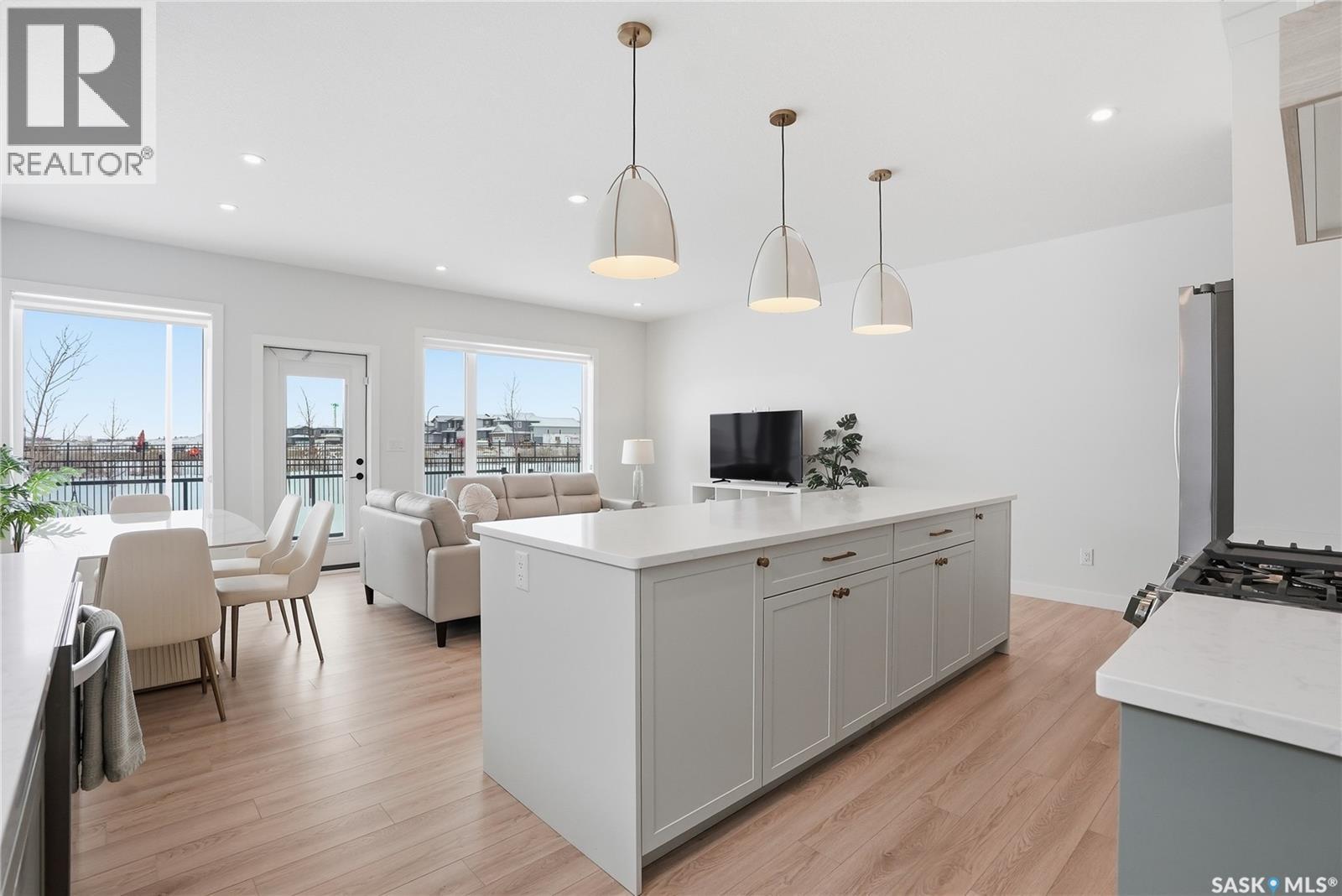 20 515 Delainey Road, Saskatoon, SK - Indoor Photo Showing Kitchen With Upgraded Kitchen