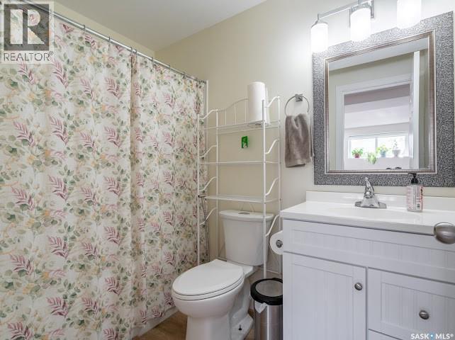 9 5752 Gordon Road, Regina, SK - Indoor Photo Showing Bathroom